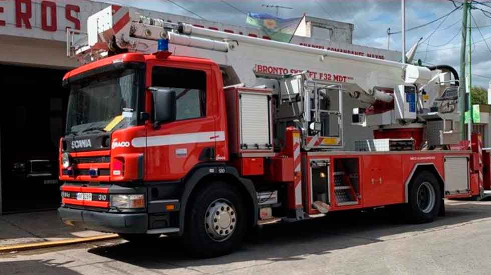 Los Bomberos de General Rodríguez presentaron un nuevo camión