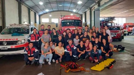 Bomberos Voluntarios capacitaron a personal del Hospital