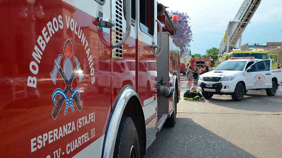 Bomberos Voluntarios de Esperanza cumplió 64 años