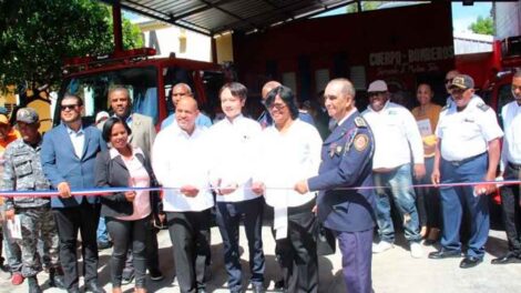 Embajada de Japón entrega camiones de bombero en Tamayo