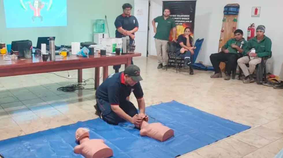 Bomberos brindaron un taller de primeros auxilios y RCP