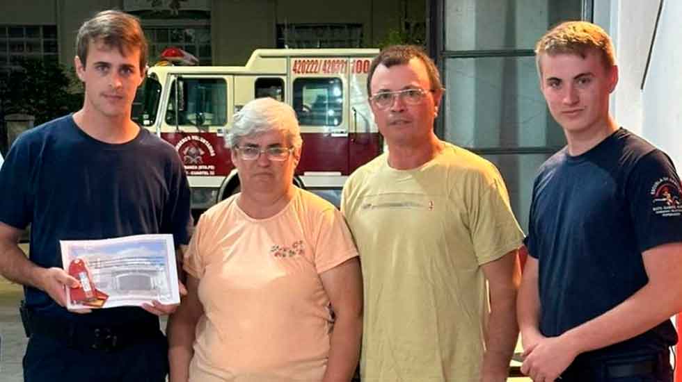 Bomberos de Esperanza celebraron su aniversario