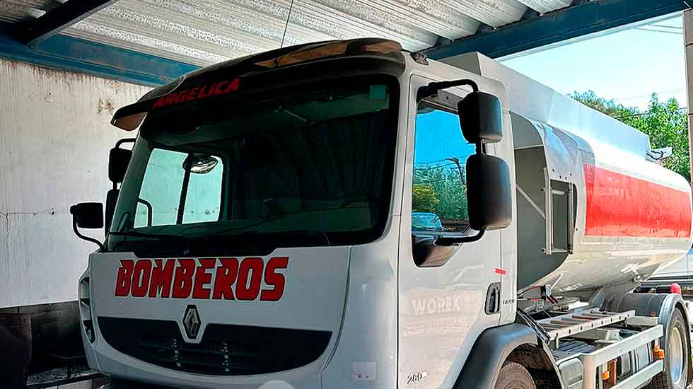 Bomberos de Angélica presentó un nuevo camión