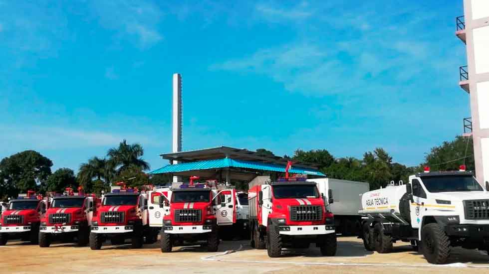 El Cuerpo de Bomberos de Cuba recibe una donación de 21 camiones
