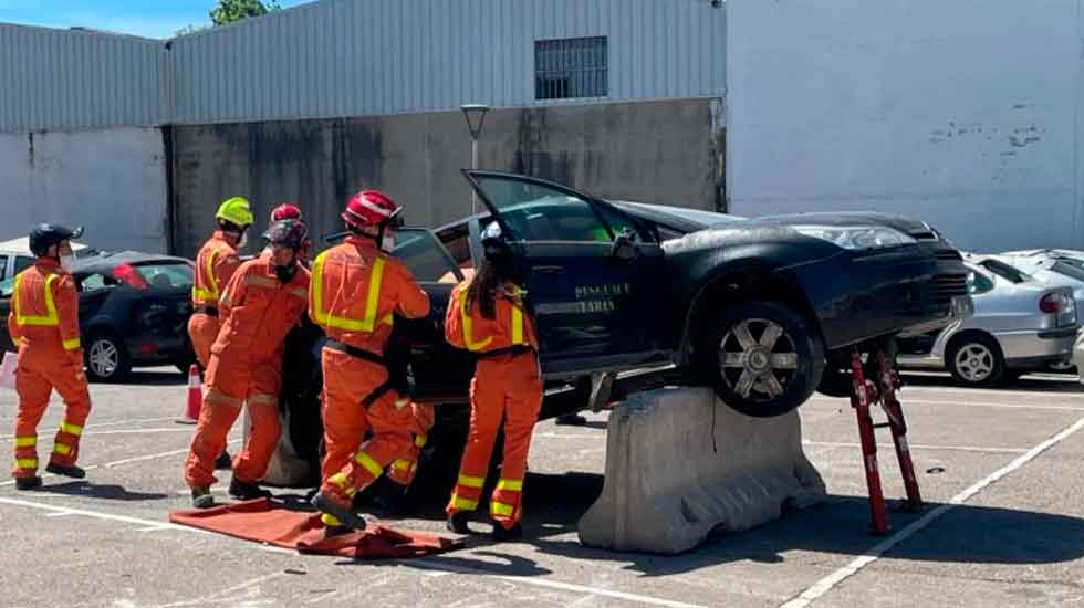 Bomberos de Valencia refuerza su formación en rescate en accidentes