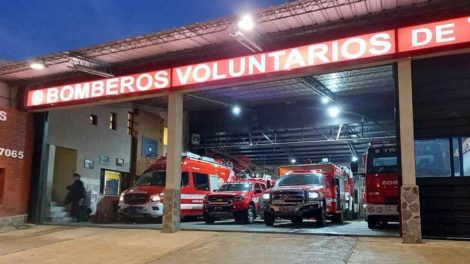 Bomberos de Trelew le salvaron la vida a un bebé que sufría convulsiones