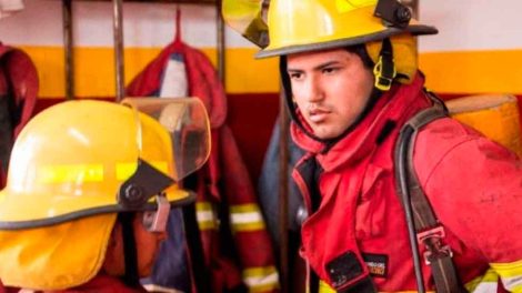 Bomberos Voluntarios lanzaron la iniciativa solidaria "Abrigando Salta"