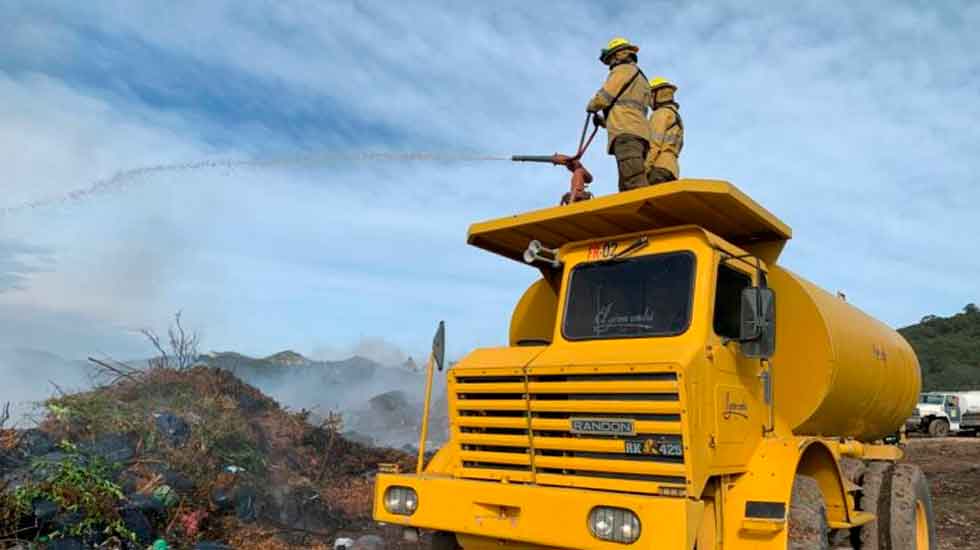 Bomberos combaten el fuego en siete puntos de la provincia