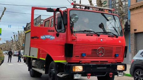 Municipio donó un camión autobomba a bomberos voluntarios