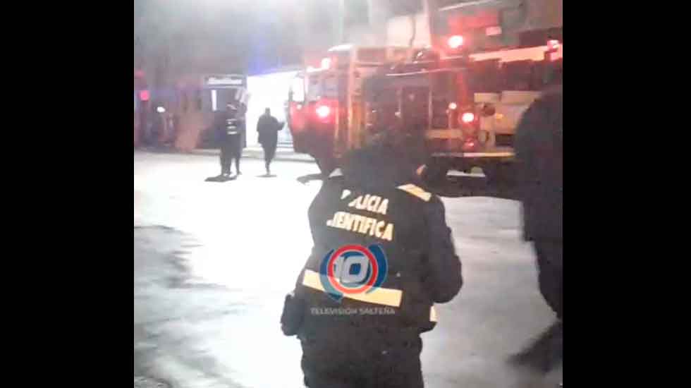 Accidente entre un colectivo y un camión de bomberos