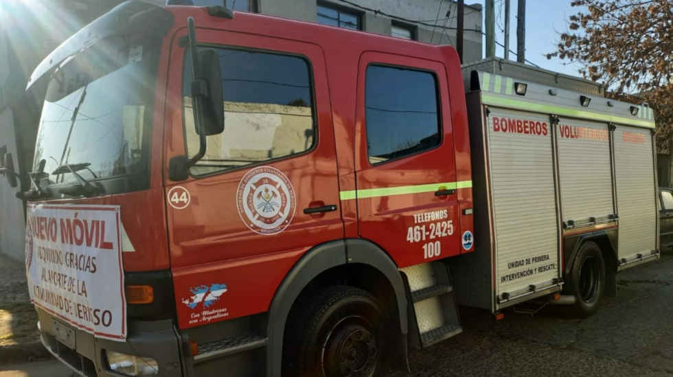 Bomberos de Berisso presentaron dos nuevas unidades