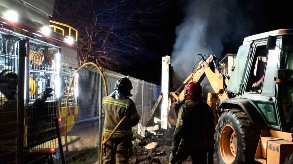 Un bombero ingresa en el hospital por un golpe de calor