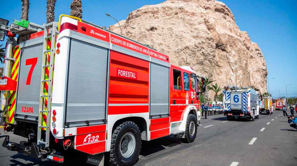 Bomberos celebraron 173 años de existencia homenajeando a sus voluntarios