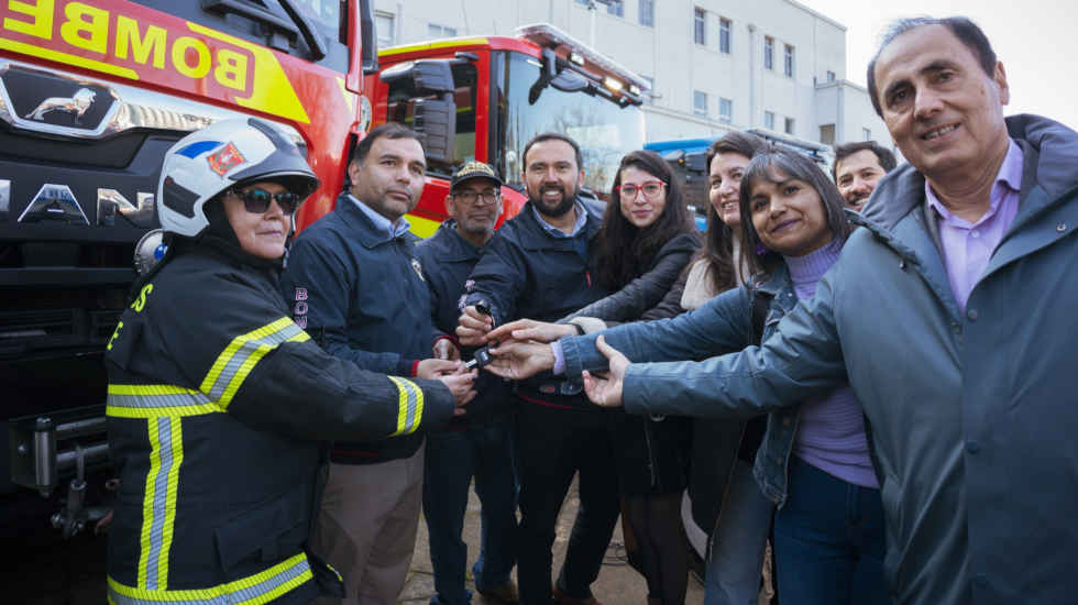 Entregan los primeros cinco carros a Bomberos Ñuble