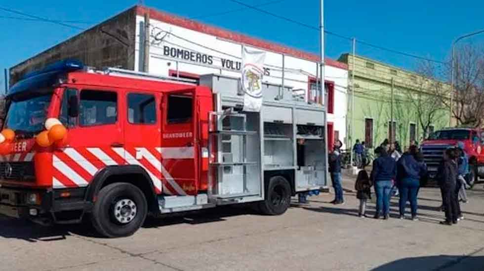 Los bomberos de Coronel Granada con nueva autobomba