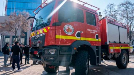 El cuerpo de Bomberos del Maule reciben 3 Carros Bomba