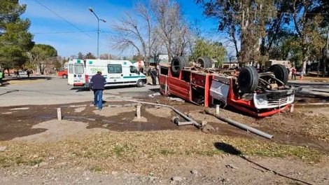 Volcó una autobomba de Bomberos cuando iban a un incendio