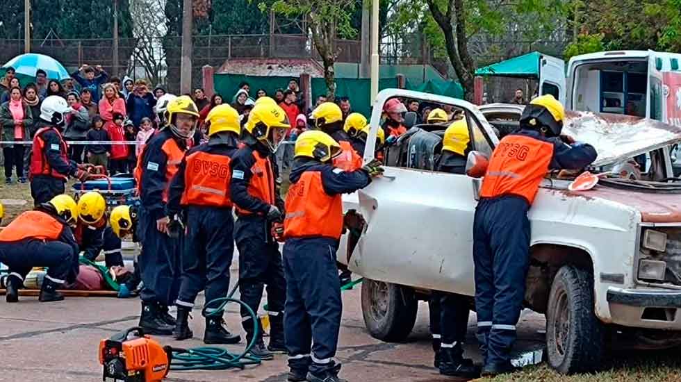 Bomberos de Salto Grande Adquieren Mamelucos Personalizados