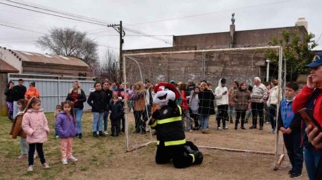 44º Tradicional Chocolate del Día del Niño en Bomberos