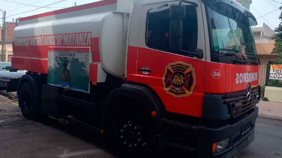 Bomberos Voluntarios de La Matanza sumó un camión cisterna