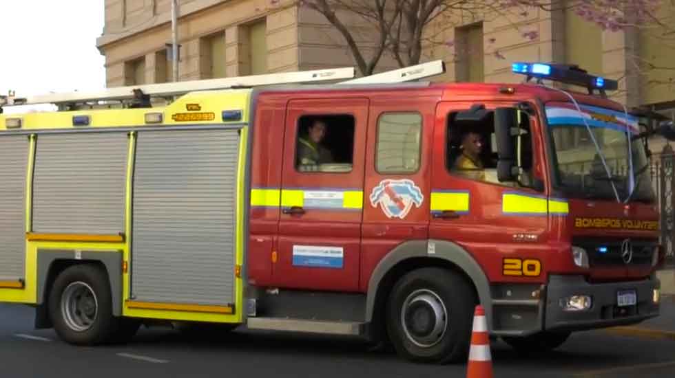 Bomberos Voluntarios de Paraná presentaron dos nuevas autobombas