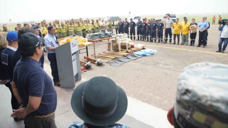 Entregan equipamiento para combatir los incendios en Santa Cruz