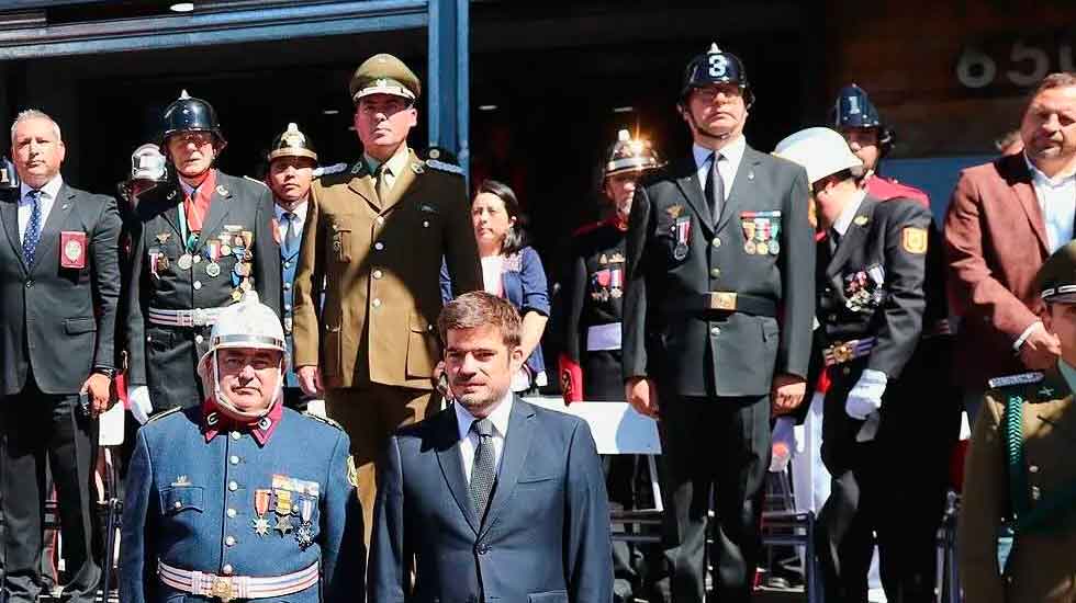 Bomberos prohíbe uso de uniforme y cargo con fines políticos