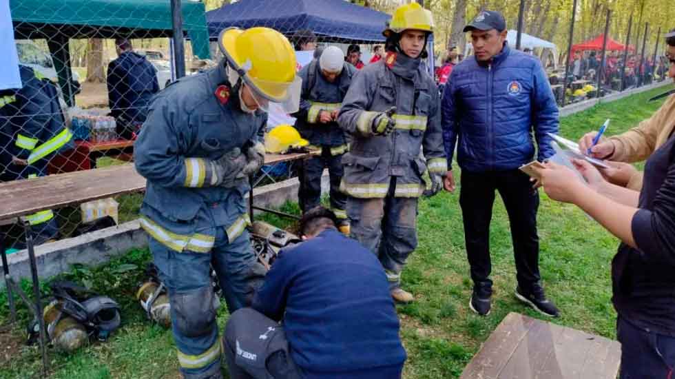 Bomberos Voluntarios de Bariloche se lucieron en el Desafío de Habilidades