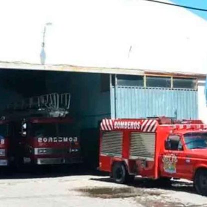 Entregarán un handy a cada bombero para fortalecer la comunicación