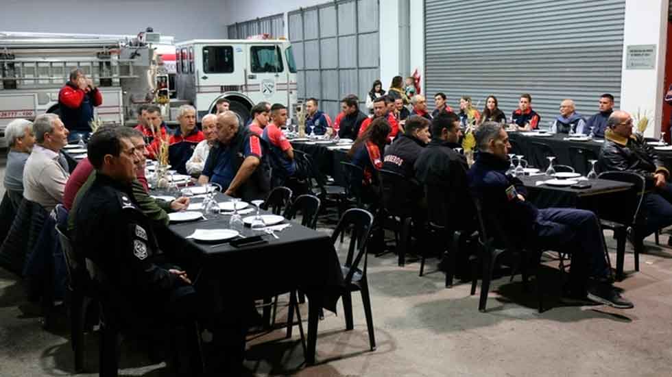 Bomberos celebró su 44° aniversario con una cena de camaradería