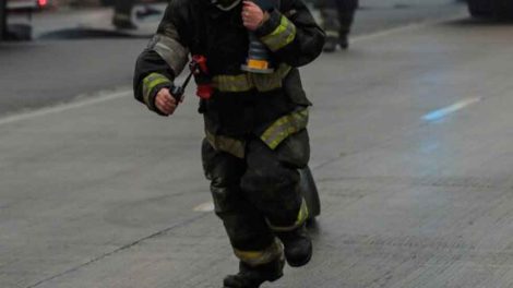 Dan de baja a cuatro bomberos que acudieron a incendio sin agua