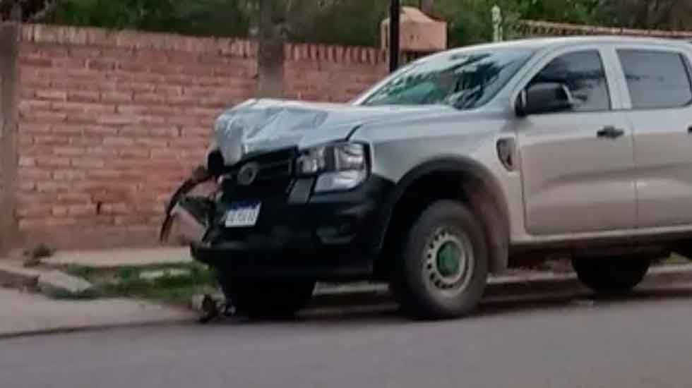 Chocó una camioneta contra un camión de Bomberos