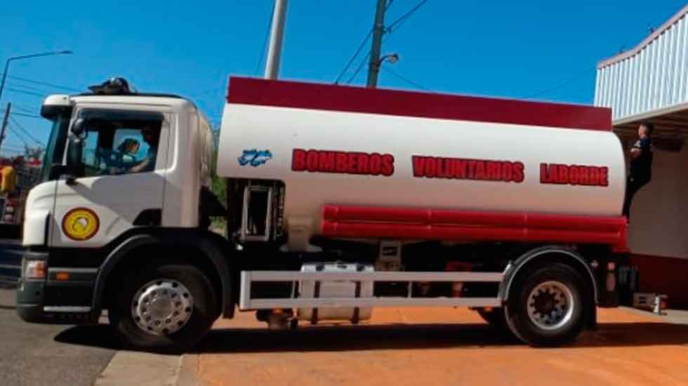 Bomberos Voluntarios de Laborde con dos nuevos vehículo