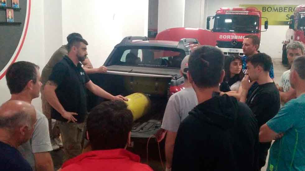 Bomberos de Salliqueló se capacitó en manejo de vehículos con GNC