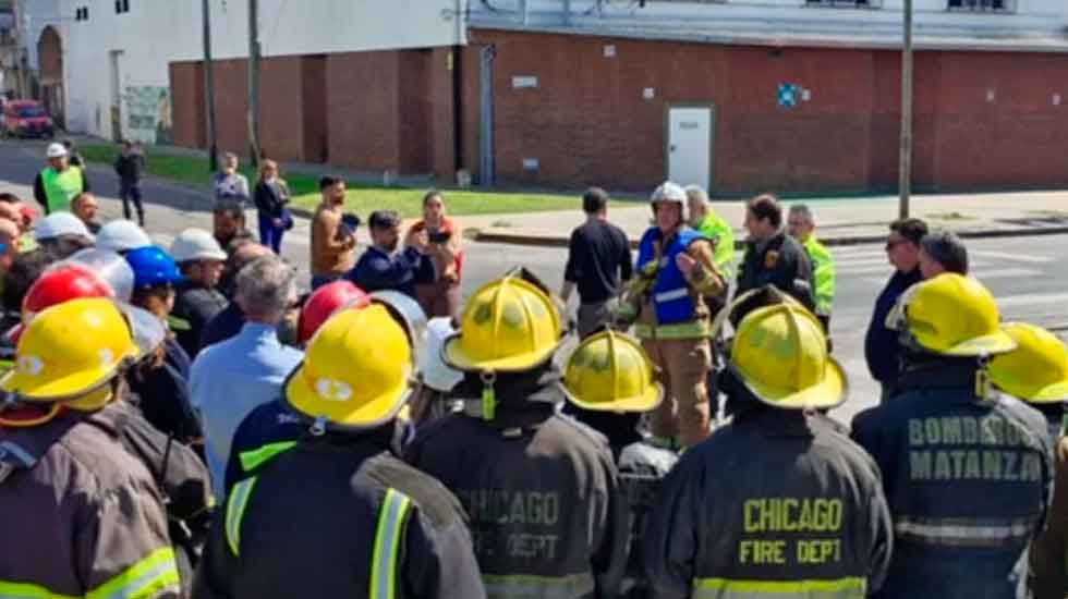 Bomberos realizó un simulacro de incendio en La Tablada