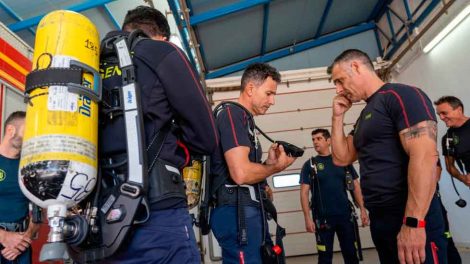 Bomberos de Cartagena estrenan equipos de protección respiratoria