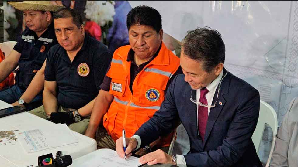 Japón entrega equipo por $us 4.5 millones para los bomberos forestales