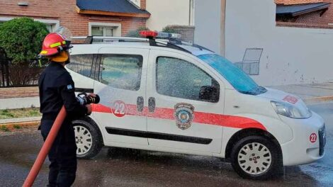 Bomberos celebraron su aniversario con la adquisición de un nuevo móvil