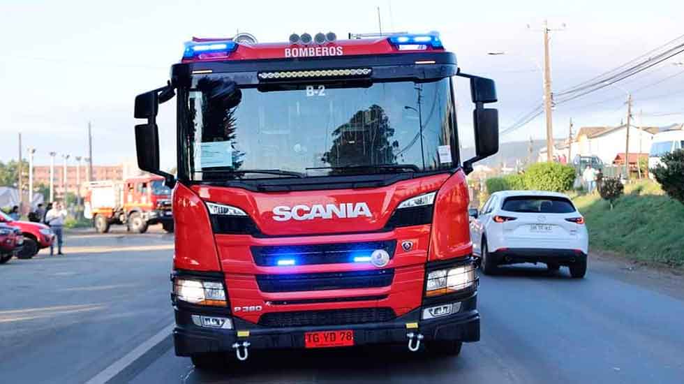 Cañete Celebra la Llegada de Nuevo Carro de Bomberos