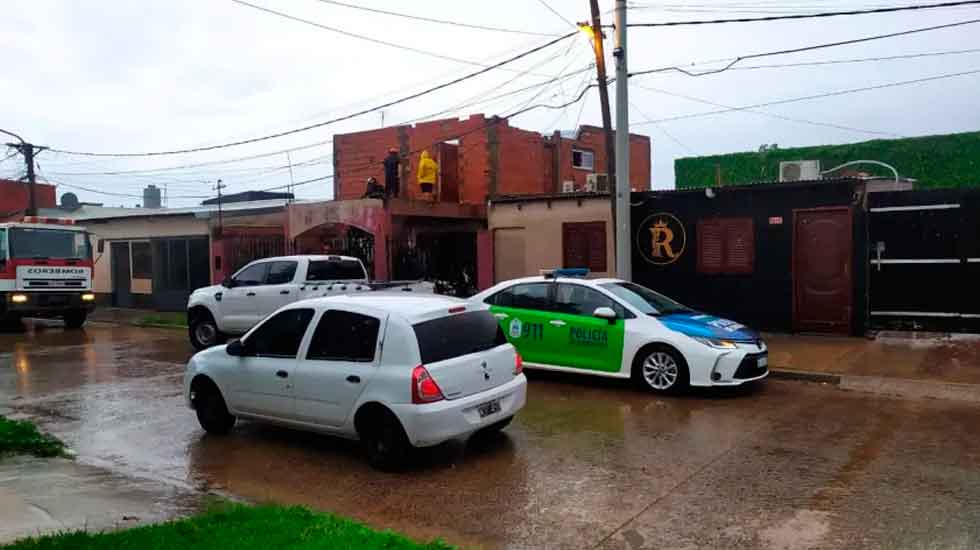 Robó una radio de los bomberos mientras realizaban un rescate