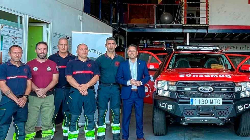 Bomberos Voluntarios de Los Realejos estrena vehículo para rescates