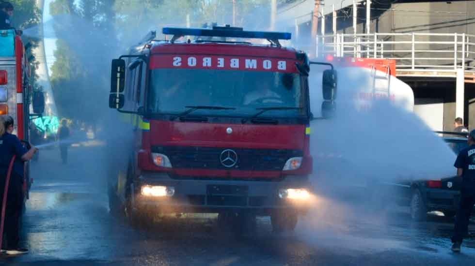 Bomberos de Plaza Huincul cuenta con nueva autobomba