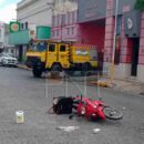 Una moto chocó contra un camión de bomberos