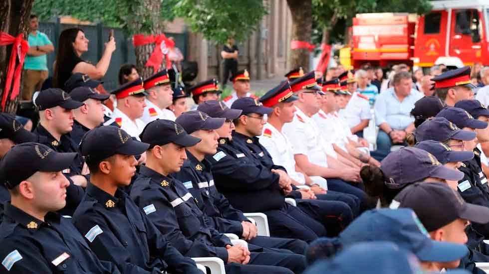 Bomberos Voluntarios de Gálvez celebraron sus 75 años de servicio