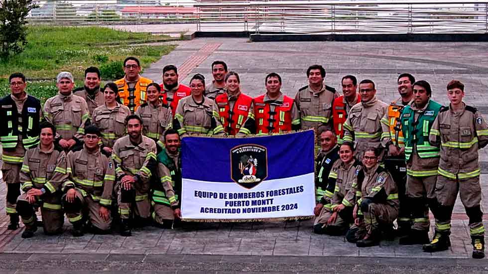 Bomberos logran certificación como primer equipo forestal en la región