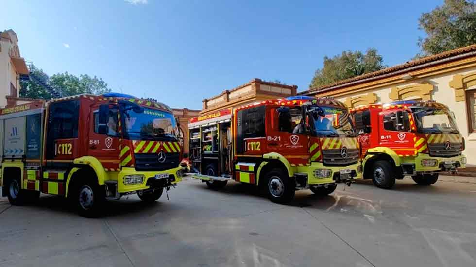 Presentados tres camiones de bomberos para intervenciones