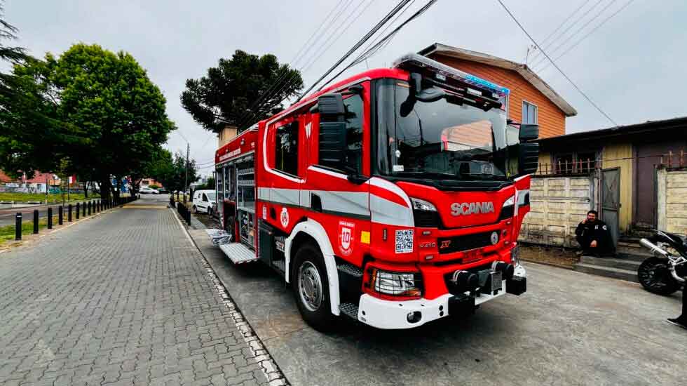 Bomberos de la Décima Compañía de Bomberos de Concepción recibieron una nueva unidad