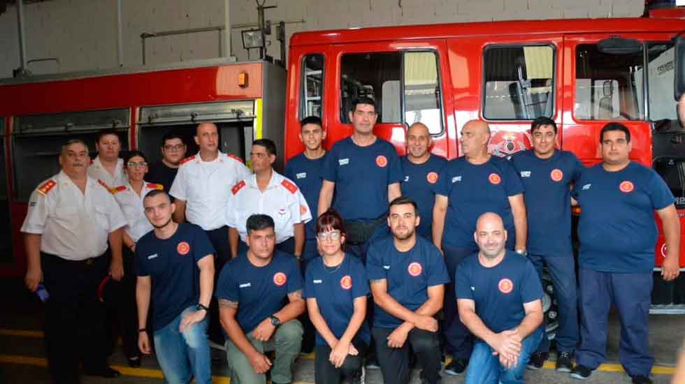 Bomberos Voluntarios de Capitán Bermúdez con nuevo autobomba