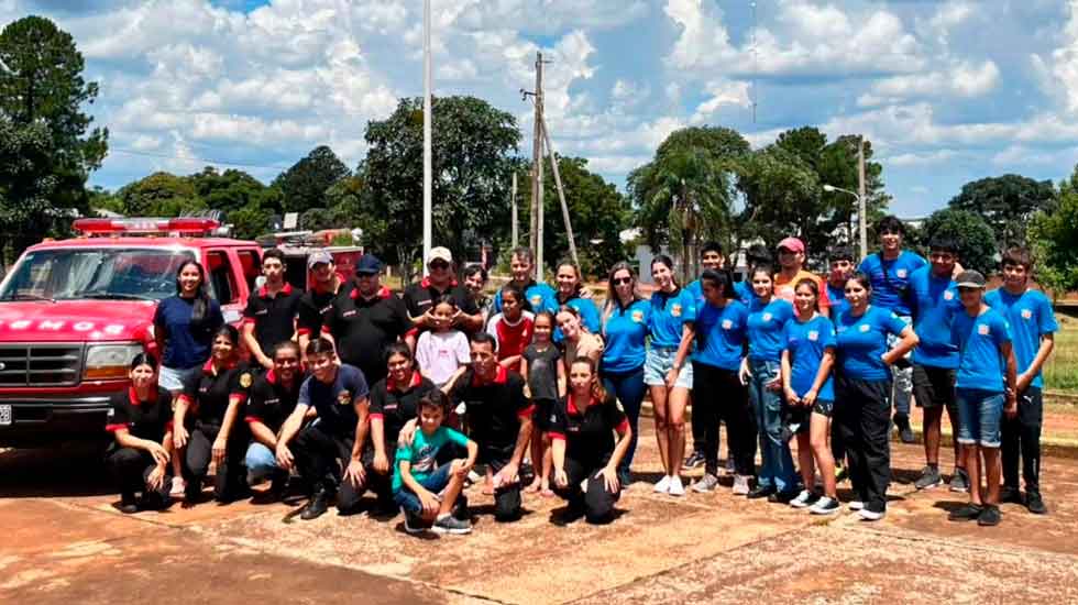 Bomberos Voluntarios de Campo Viera recibió una unidad móvil 