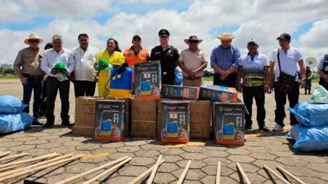 Gobierno entrega equipamiento a bomberos forestales